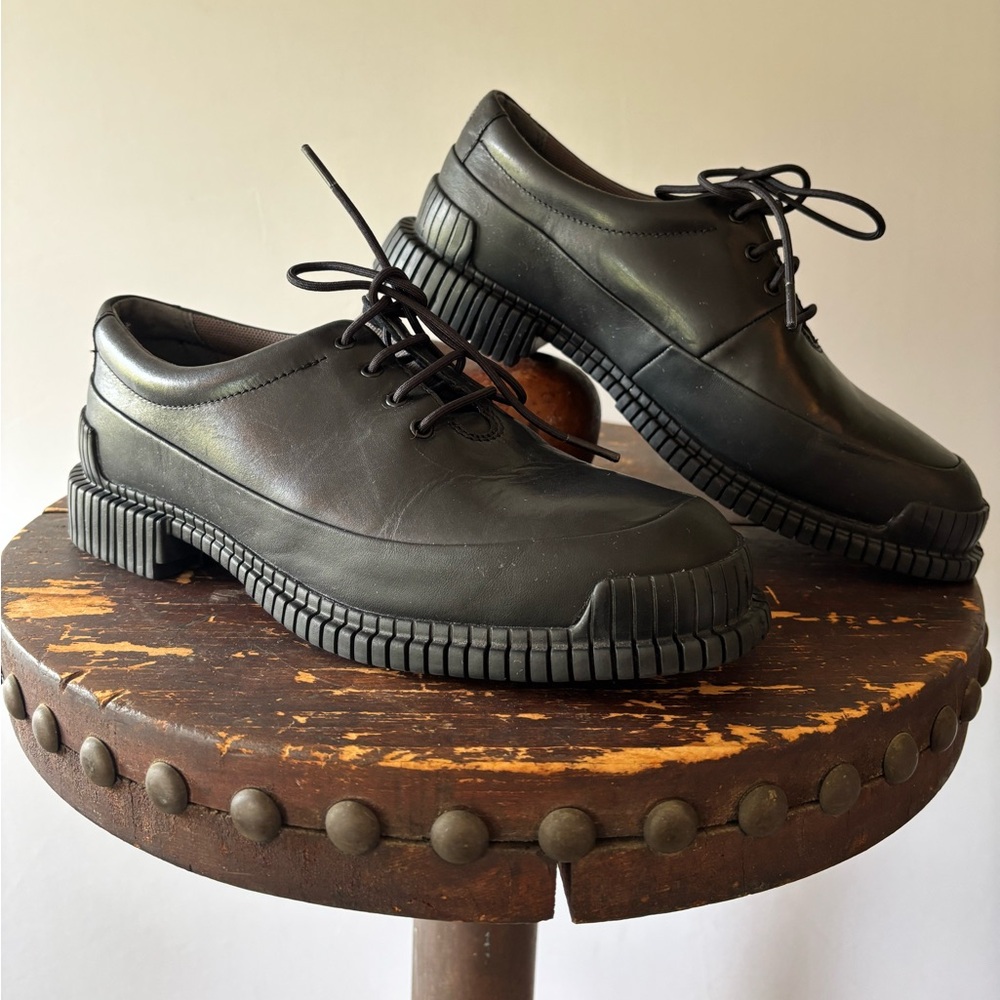New Camper Pix black leather Oxford. Never worn. Size 40.